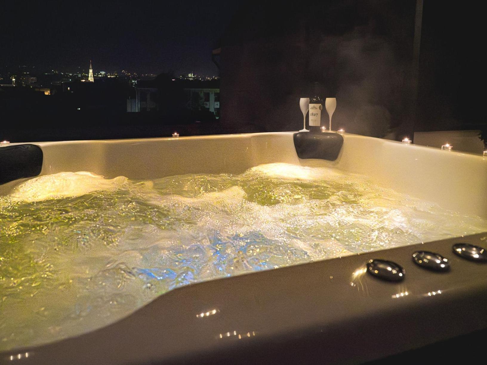Gavas Jacuzzi Relax Zen Apartment Cluj-Napoca Exterior foto